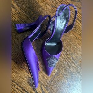 VERSACE La Medusa 105mm Slingback Satin Pumps Purple Size 36